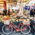 Campo de 'Fiori square means 'Field of Flowers'